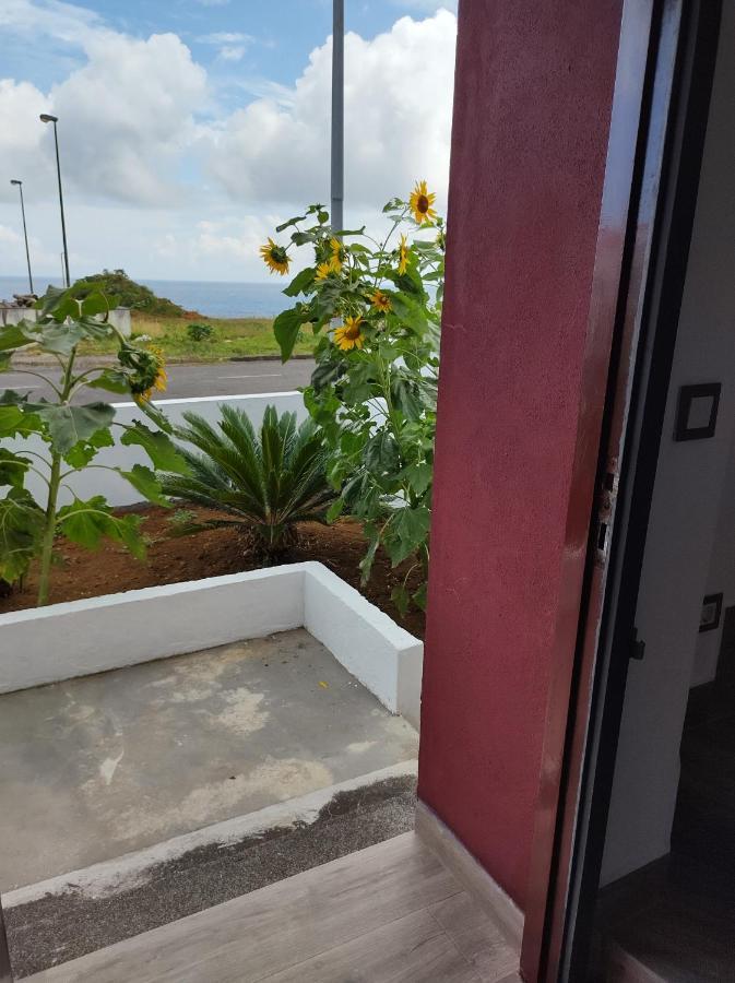Villa Casa frente al mar y completamente restaurada Santa Cruz das Flores Exterior foto