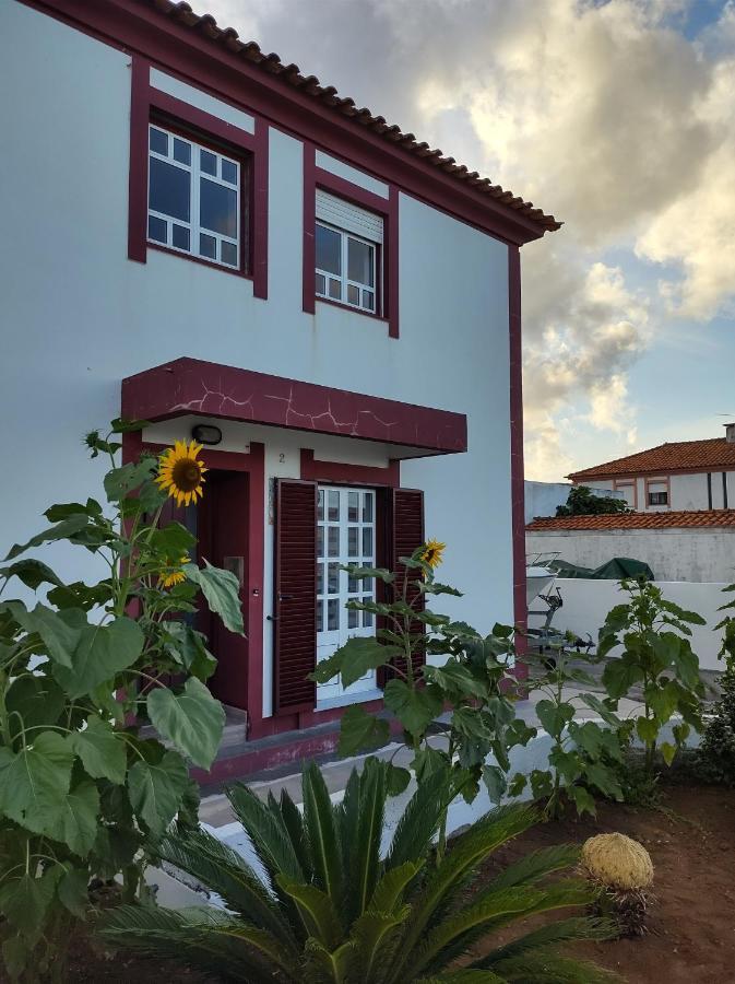 Villa Casa frente al mar y completamente restaurada Santa Cruz das Flores Exterior foto