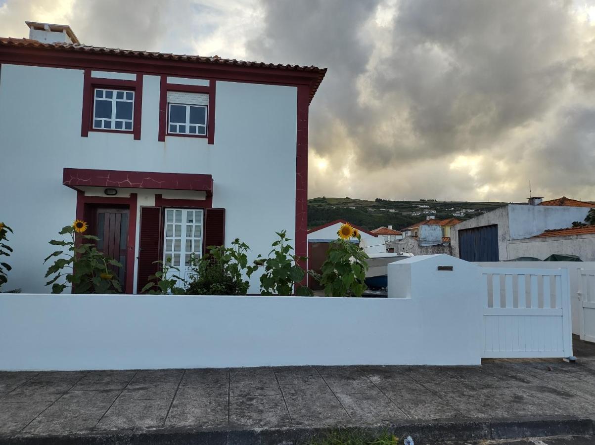 Villa Casa frente al mar y completamente restaurada Santa Cruz das Flores Exterior foto