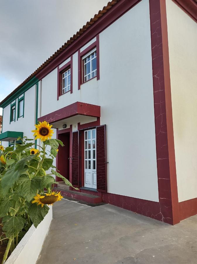 Villa Casa frente al mar y completamente restaurada Santa Cruz das Flores Exterior foto